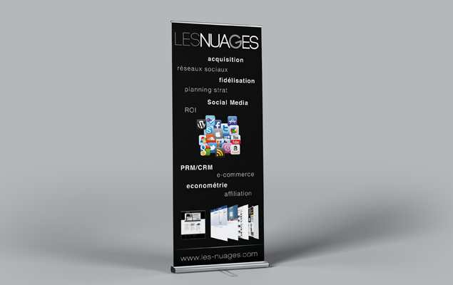 Création et gestion de l'impression des Roll-Up de l'agence Les Nuages pour leur visibilité lors de salon